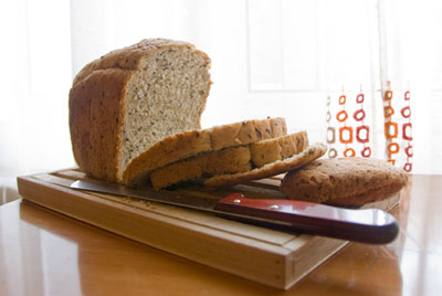 Pa d'oli amb llavors de lli, s&egrave;sam i farigola