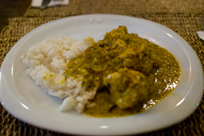 Xinxim de galinha amb arr&ograve;s de coco